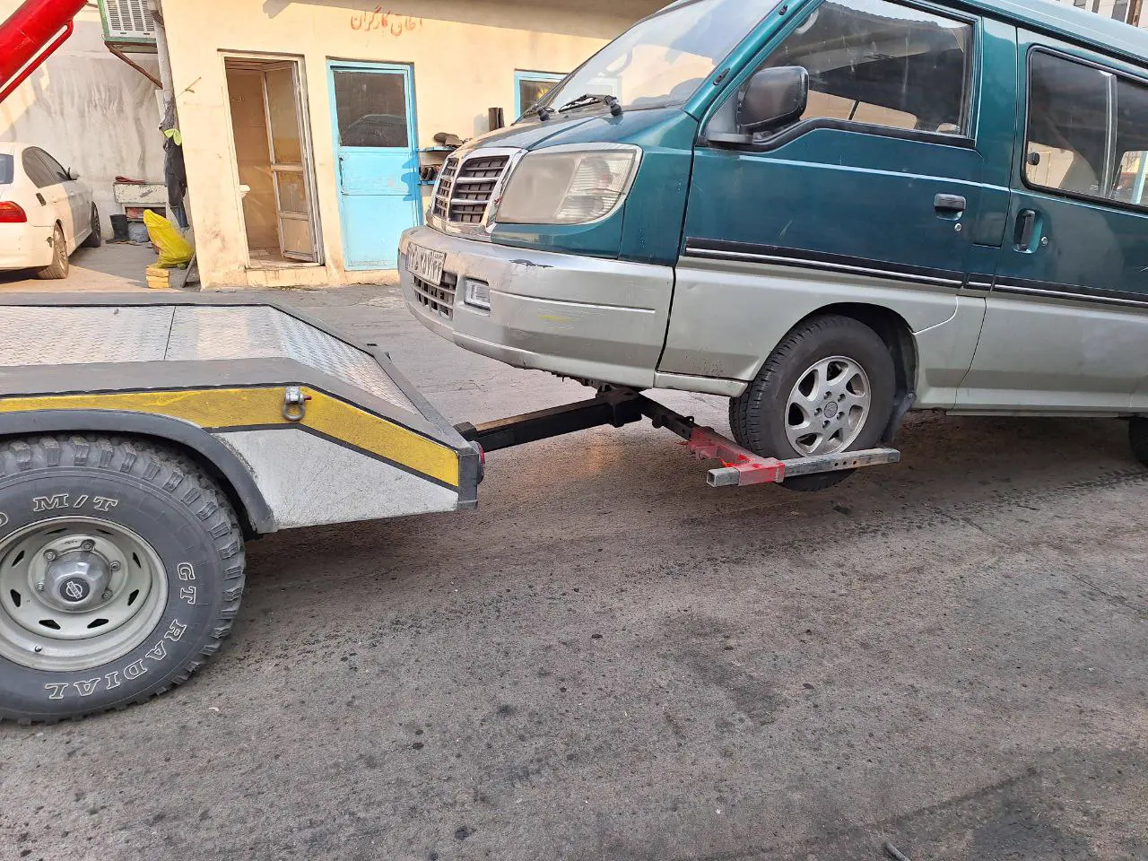 بارگیری مینی ون با چرخ گیر